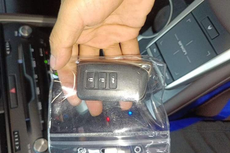 Used Lexus RX 2020 Facelifted 300 4x4 Elegant Edition Vehicle Key