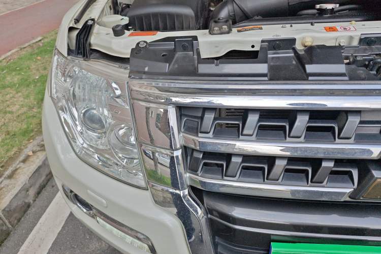 Used Mitsubishi Pajero 2019 3.0L Automatic Prestige Edition Right Front Headlight