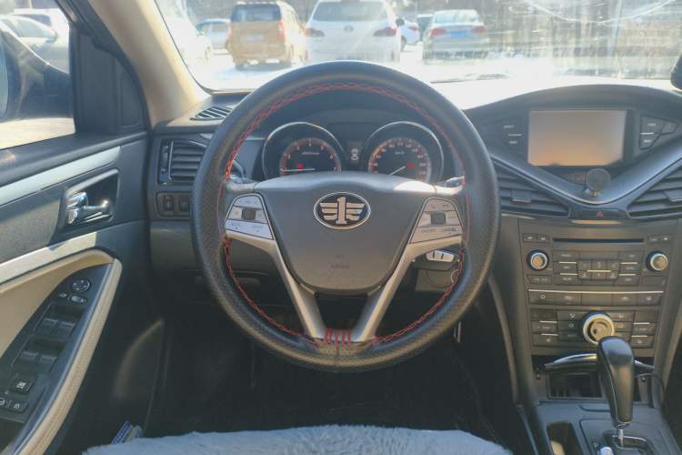 Used Bestune B70 2014 2.0L automatic luxury version
