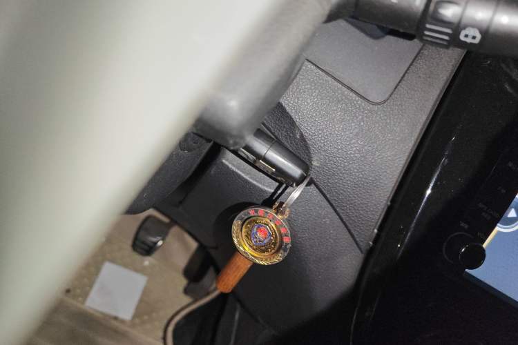 Used FORTHING Joyear X5 2013 1.6L Manual Luxury Model China IV Standard