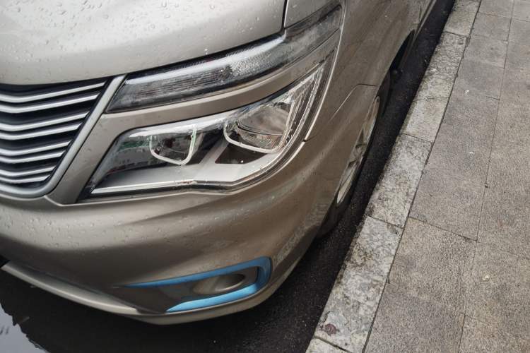 Used FORTHING Lingzhi M5 2020 Long-Range Version Comfort Model 9 Seats
