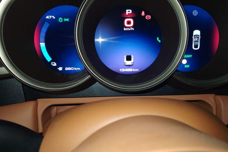 Used ORA Lightning Cat 2022 555 km Luxury Edition