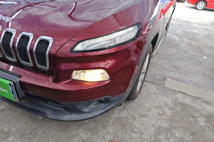 Used Jeep Cherokee 2016 2.4L Leading Edition
