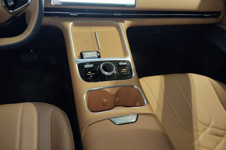 Used Geely Galaxy Galaxy Xingjian 7 EM-i 2025 120km Flagship Edition
