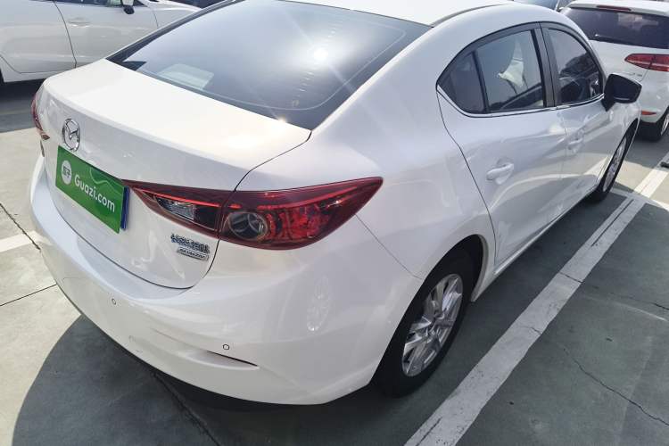 Used Mazda Mazda 3 Axela 2014 Sedan 1.5L Automatic Luxury Model