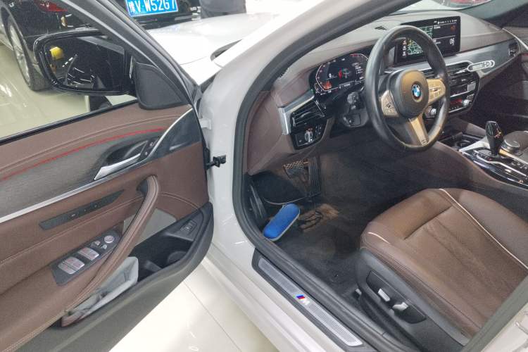 Used BMW 5 Series 2022 Second Facelift 530Li Leading Edition M Sport Package
