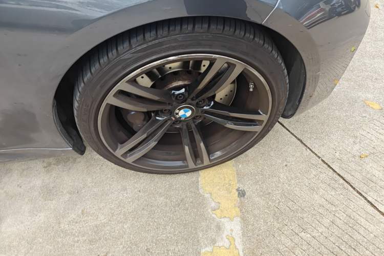 Used BMW M2 2018 M2 Right Front Wheel Hub