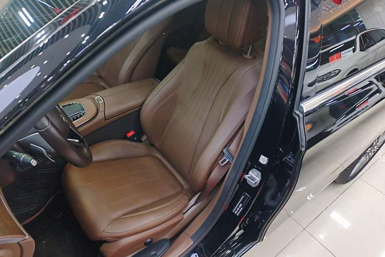 Used Mercedes-Benz E-Class 2023 Updated E 300 L Fashion Edition
