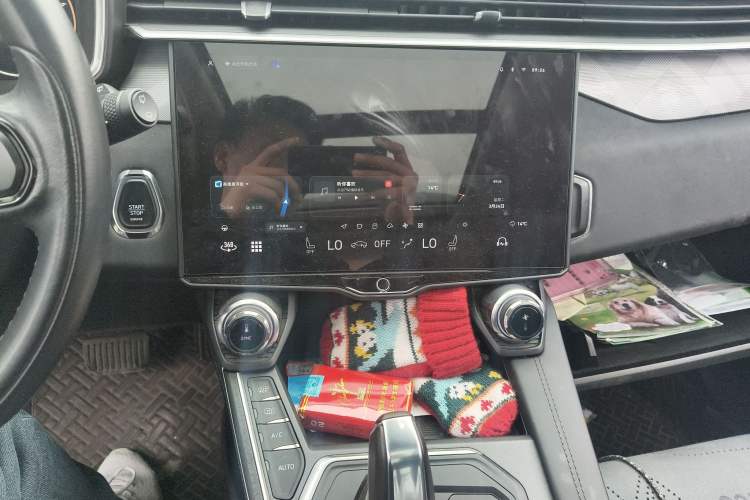 Used Lynk & Co 01 2021 2.0TD Two-Wheel-Drive Pro Trim Audio And AC Panel