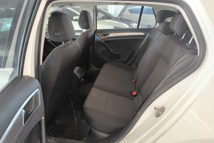 Used Volkswagen Golf 2020 Zhiai Edition 200TSI DSG Comfortable & Ambitious Version Left Rear Seat