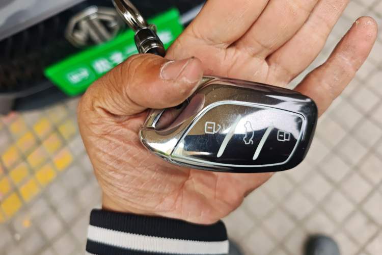 Used MG 5 2023 Facelift Model 180DVVT Manual Fashion Edition