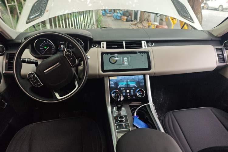 Used Land Rover Range Sport 2014 3.0 SC V6 HSE
