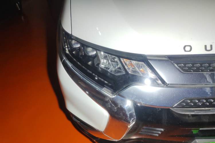 Used Mitsubishi Outlander 2019 2.4L 4x4 Zhi Xiang Edition 5 Seats China VI Standard
