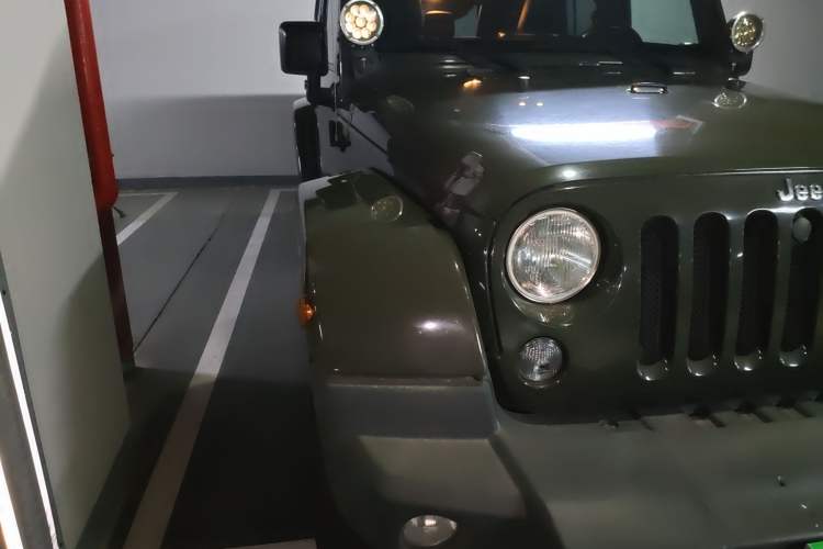 Used Jeep Wrangler 2014 3.0L Sahara Four-Door Edition
