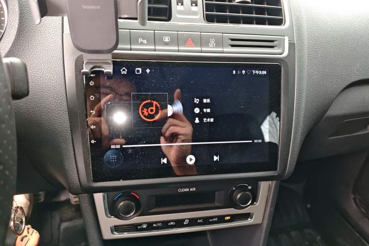 Used Volkswagen Polo 2016 1.6L Cross Polo Automatic Audio And AC Panel