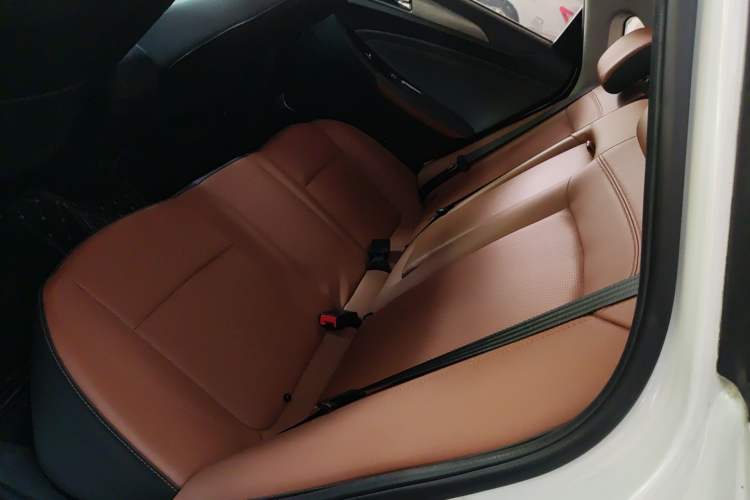 Used CHANGAN Eado 2016 1.6L GDI Automatic JingShang Model Left Rear Seat