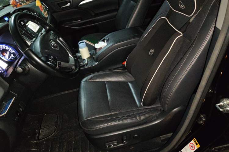 Used Toyota Highlander 2017 2.0T Two-Wheel Drive Luxury Edition 7 Seats
