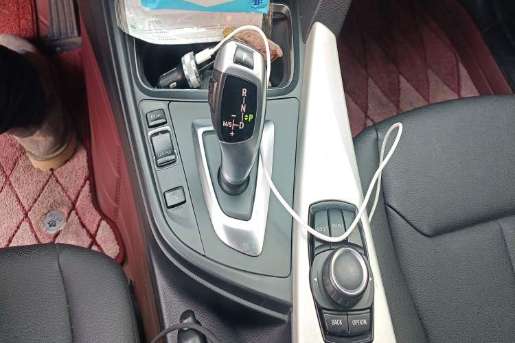Used BMW 3 Series GT 2016 320i Fashion Model Gear Lever