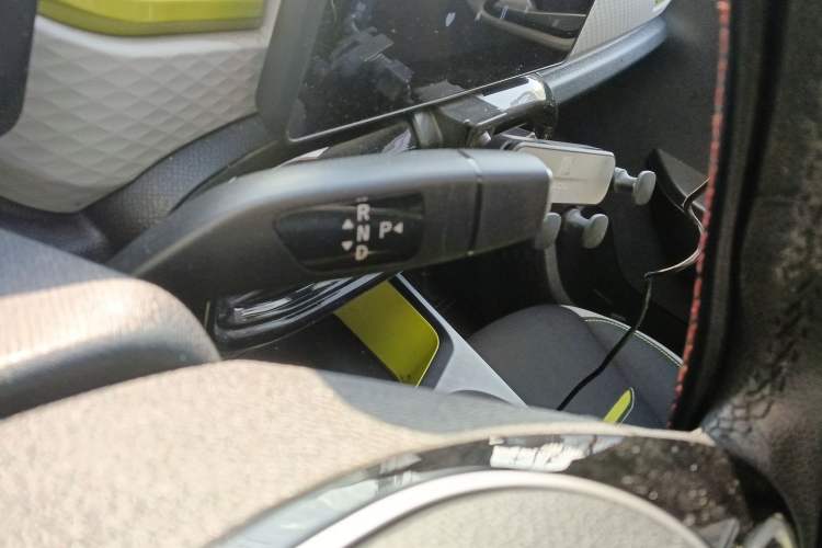 Used SOL E10X 2021 302 km Range Fashion Edition 30.2 kWh