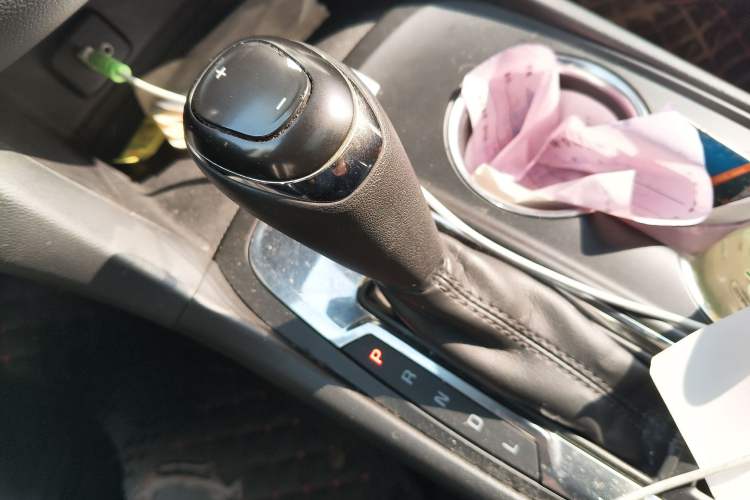 Used Chevrolet Equinox 2017 535T Automatic Lingjie Edition Gear Lever