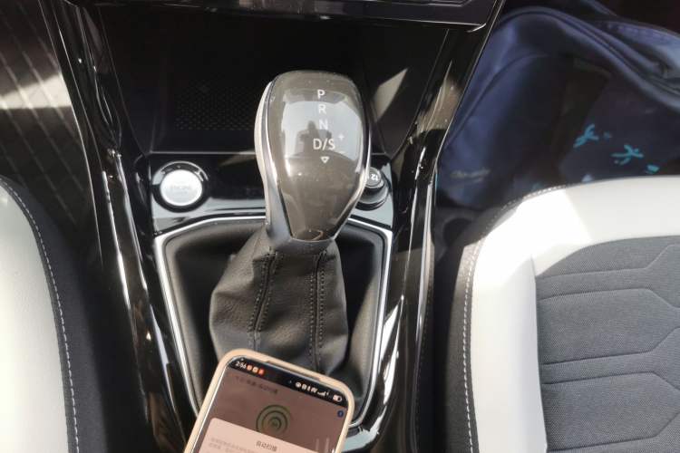 Used Volkswagen Tharu 2025 New Sharp 1.5L Ambitious Edition Gear Lever