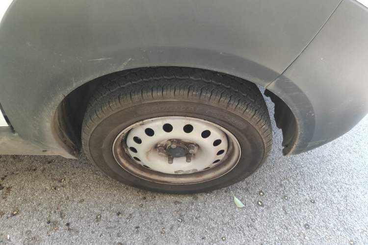 Used JMC E-Roadrunner 2023 E630 Van Base Model 41.86 kWh
