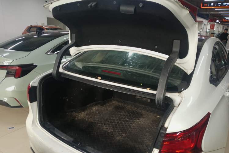 Used CHANGAN Ruicheng CC 2021 Blue Whale Edition 1.5T DCT Luxury Model Trunk