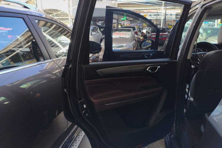 Used GAC Trumpchi M6 2021 PRO 270T DCT Luxury Edition
