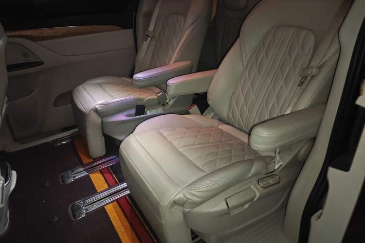 Used Buick GL8 2018 ES 28T Comfort Model China VI Standard
