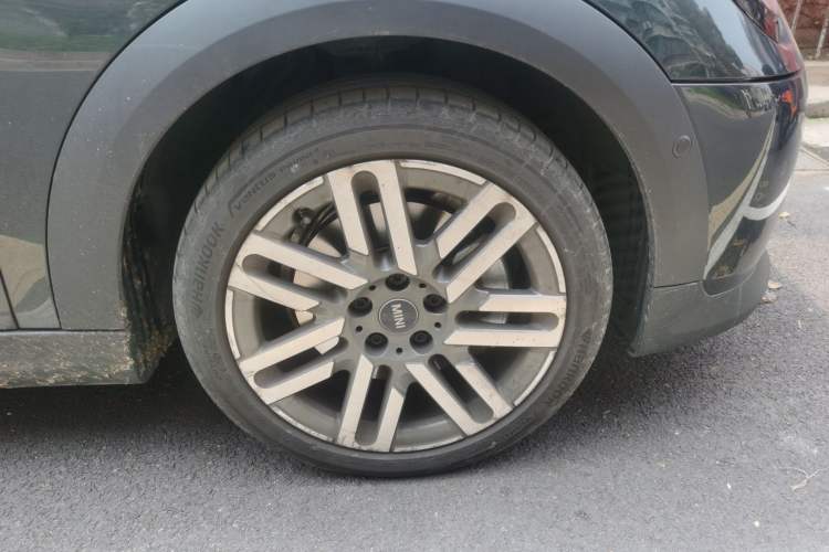 Used MINI 2025 1.5T COOPER Classic Edition Five-Door Version Right Front Wheel Hub