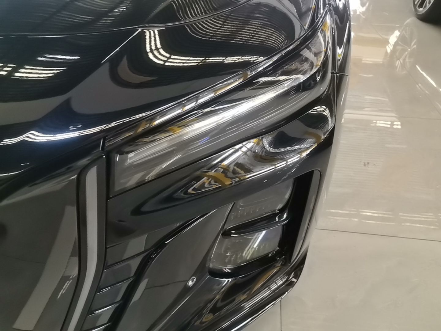Hongqi H5 2025 Model 2.0T Automatic Xuan Ying 2 Million Units Commemorative Edition — снимка 8