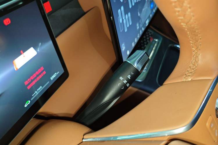 Used VOYAH Titan 2026 Model Max+ Gear Lever