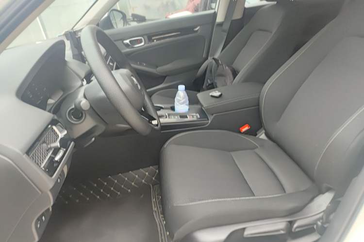 Used Honda Civic 2023 240TURBO CVT Dynamic Edition Left Front Seat