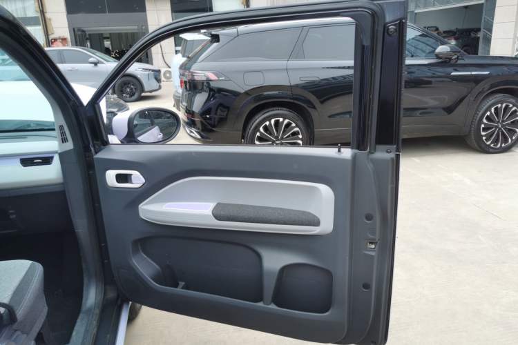 Used Chery QQ Ice Cream 2022 170km Sundae Phosphate Lithium-Ion