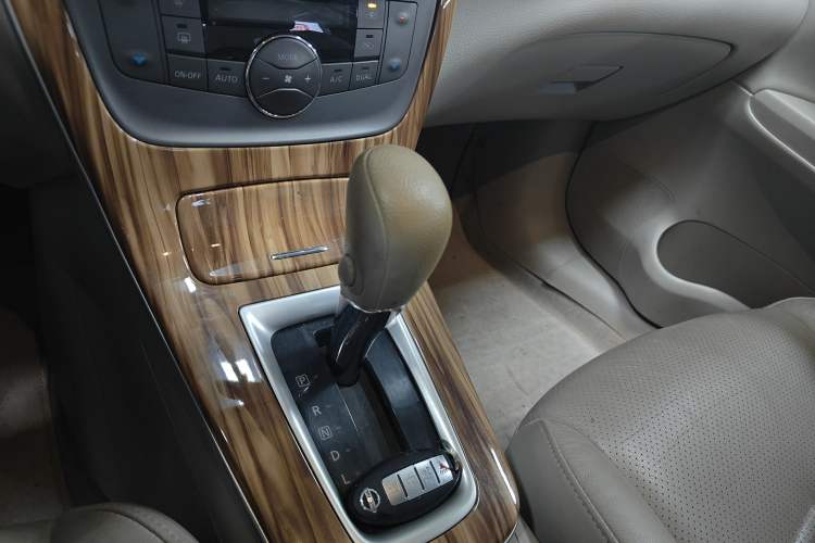 Used Nissan Sylphy 2014 1.6XV CVT Deluxe Edition