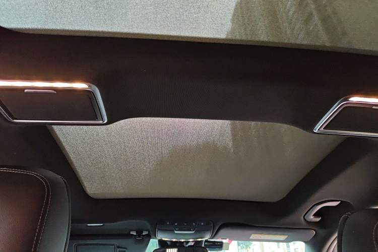 Used Mercedes-Benz GLC 2019 Facelift GLC 260 L 4MATIC Luxury Model