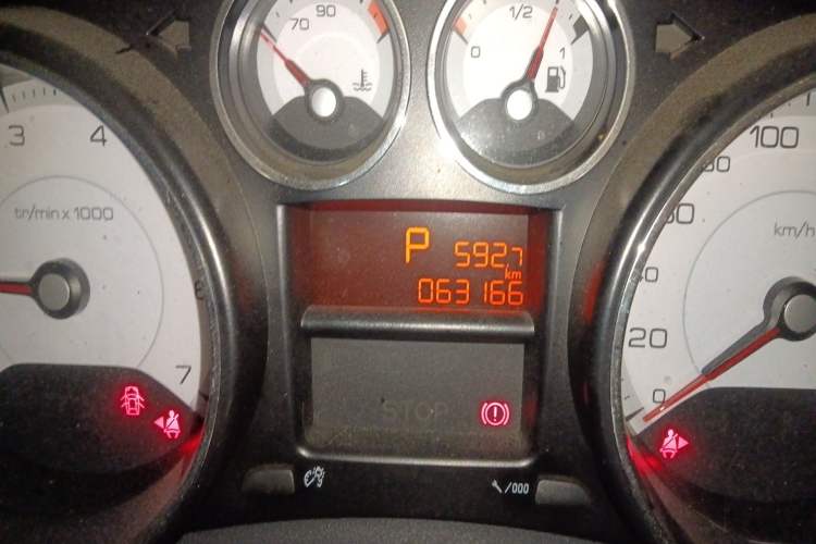 Used Peugeot 308 2014 Enjoy Edition Classic 1.6L Automatic Premium Model Odometer Close Up