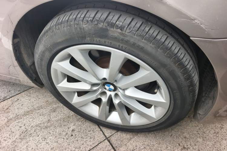 Used BMW 5 Series 2013 530Li Leading Model