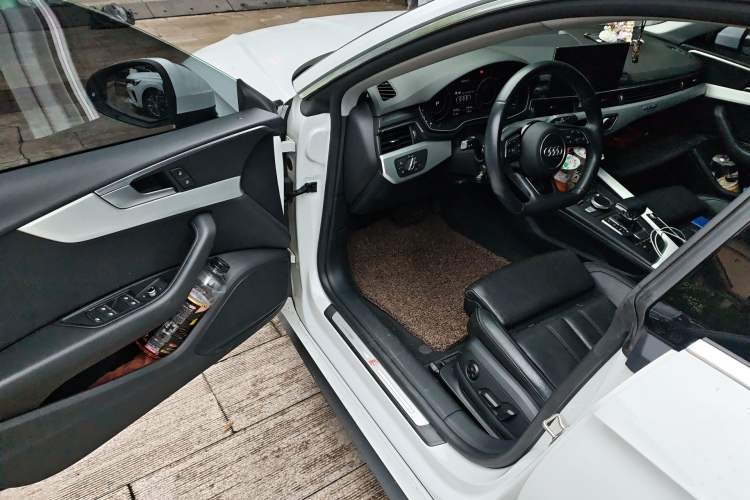 Used Audi A5 2017 Coupe 45 TFSI quattro Sport Edition Driver Seat