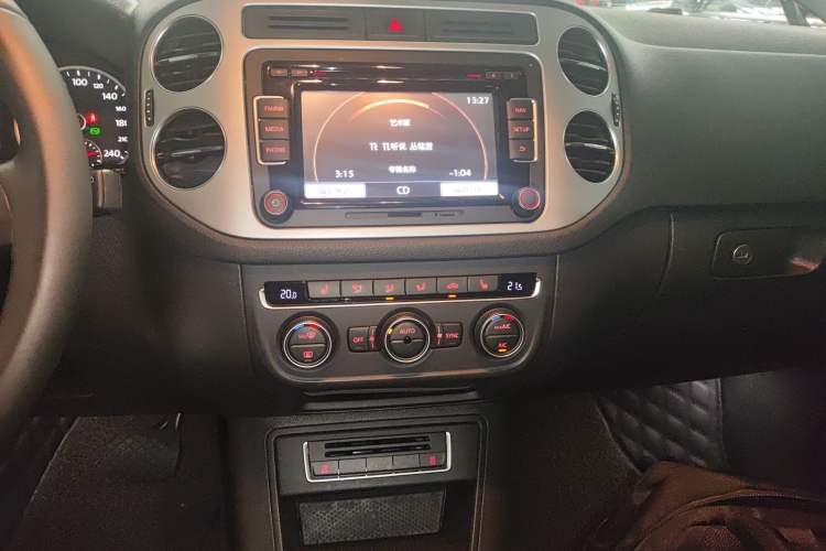 Used Volkswagen Tiguan L 2015 2.0 TSI Automatic All-Wheel Drive Luxury Edition