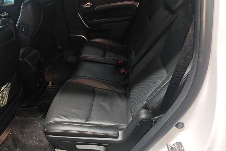 Used Jeep Grand Commander 2018 2.0T Four-Wheel Drive Smart Enjoyment Version China V Emission Standard
