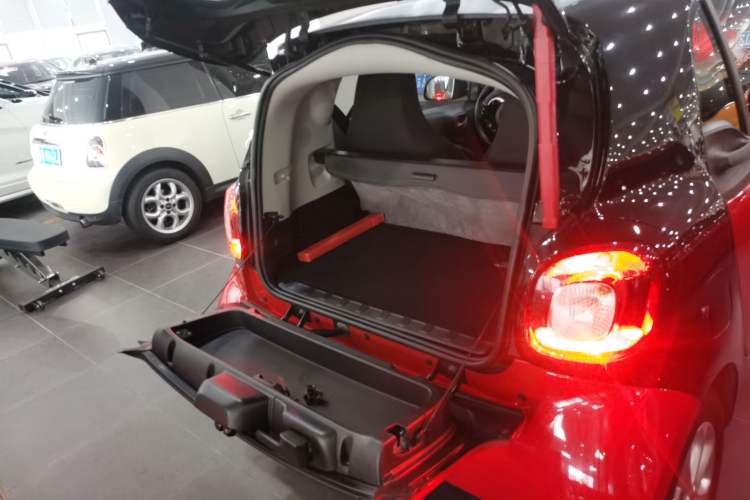 Used smart fortwo 2015 1.0L 52 kW hardtop Dynamic version