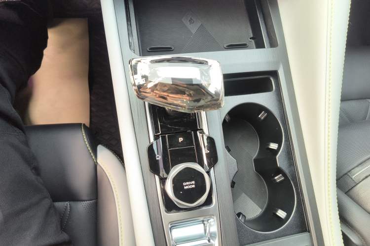 Used Changan CS75 PLUS iDD 2023 ZhiDian iDD Smart Leading Model