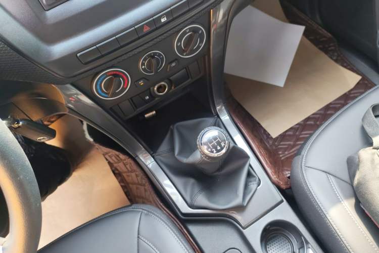 Used Great Wall Wingle 5 2023 "Dry Meal" Version 1.5T Gasoline Two-Wheel-Drive Advanced Large Double Gear Lever