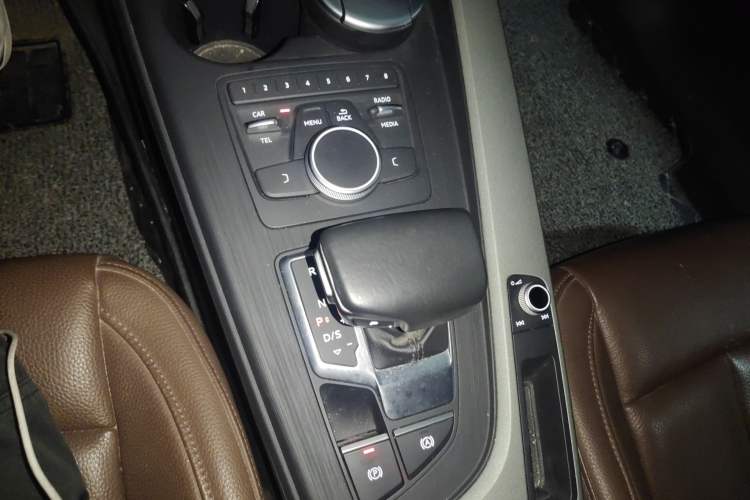 Used Audi A4L 2017 Plus 40 TFSI Ambition Model
