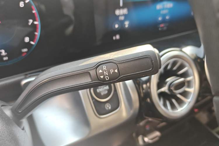 Used Mercedes-Benz GLB 2022 Refresh GLB 200 Dynamic Edition Gear Lever