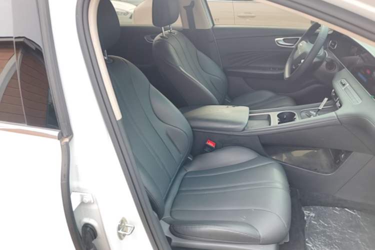 Used Roewe D7 2025 DMH 125km World Champion Edition