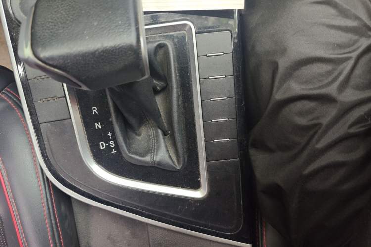 Used FORTHING Joyear X5 2017 1.6L CVT Luxury Model
