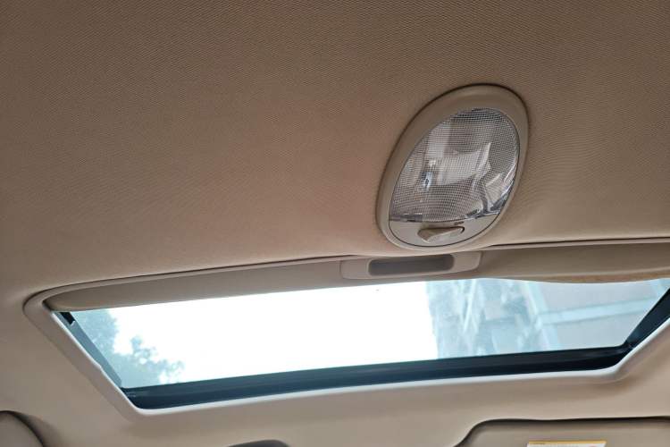 Used Buick Excelle 2013 1.5L Automatic Luxury Model Headliner