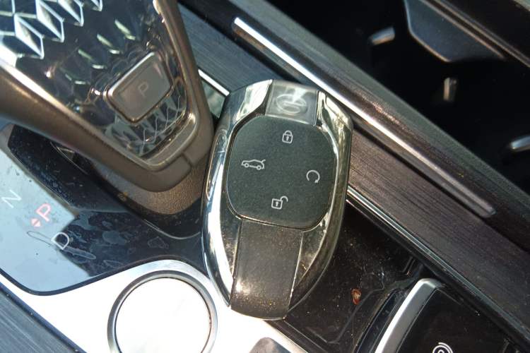 Used GAC Trumpchi GS8 2022 Linghang Series 2.0 TGDI Two-Wheel-Drive Luxury Smart Connectivity Version (7 Seats)